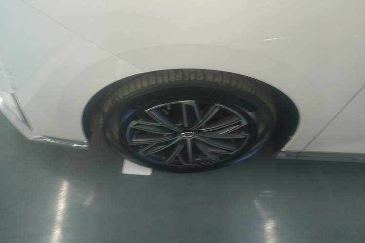 Used GAC Trumpchi M8 2024 Master Series 400T Ultimate Edition Left Front Wheel Hub