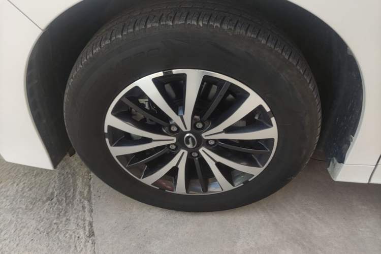 Used GAC Trumpchi M8 2024 Lingxiu Series 390T Luxury Edition Left Front Wheel Hub
