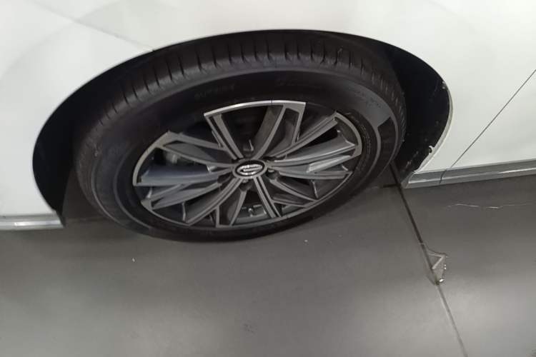 Used GAC Trumpchi M8 2024 Master Series 400T Ultimate Edition Left Front Wheel Hub