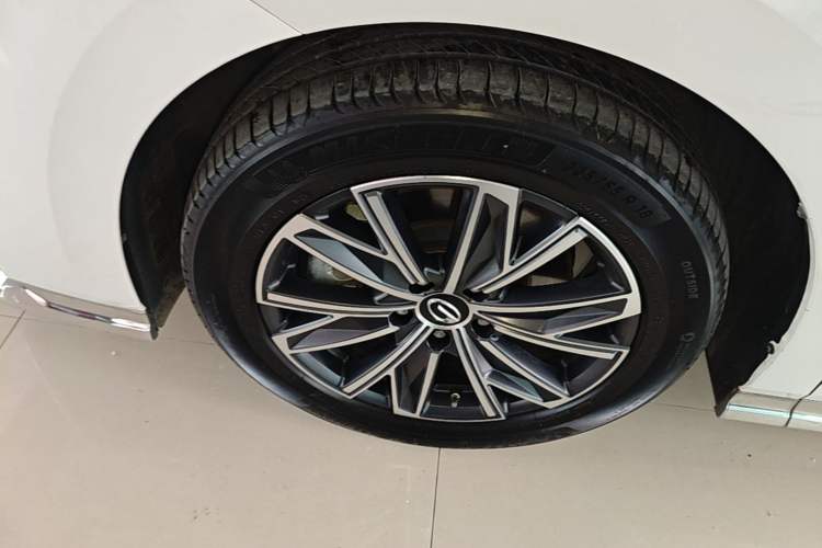 Used GAC Trumpchi M8 2024 Master Series Super Hybrid Edition Left Front Wheel Hub