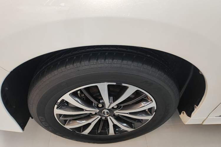 Used GAC Trumpchi M8 2024 Lingxiu Series 390T Luxury Edition Left Front Wheel Hub