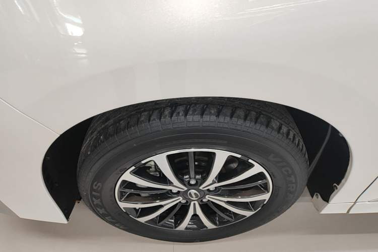 Used GAC Trumpchi M8 2024 Lingxiu Series 390T Luxury Edition Left Front Wheel Hub