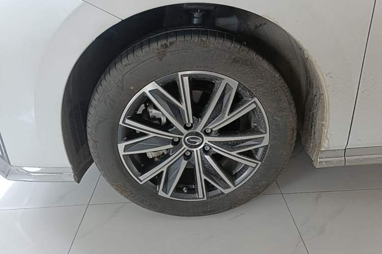 Used GAC Trumpchi M8 2024 Master Series 400T Prestige Edition Left Front Wheel Hub