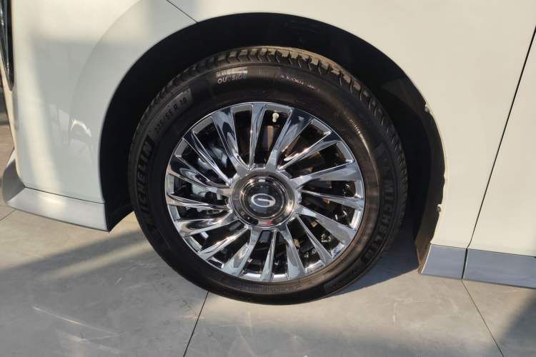 Used GAC Trumpchi M8 2024 Zongshi Series 400T Ultimate Edition Left Front Wheel Hub