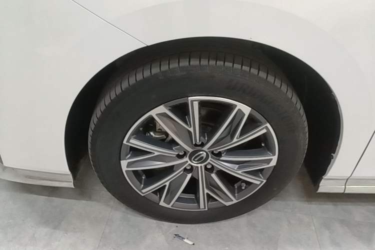 Used GAC Trumpchi M8 2024 Master Series 400T Prestige Edition Left Front Wheel Hub
