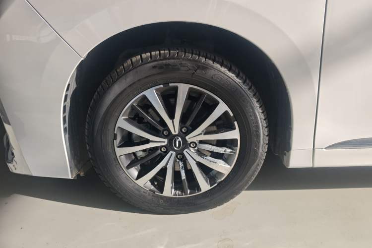 Used GAC Trumpchi M8 2024 Lingxiu Series 390T Deluxe Edition Left Front Wheel Hub