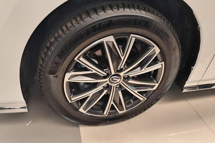 Used GAC Trumpchi M8 2024 Master Series 400T Ultimate Edition Left Front Wheel Hub