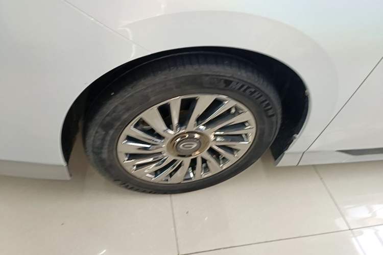 Used GAC Trumpchi M8 2024 Zongshi Series 400T Ultimate Edition Left Front Wheel Hub