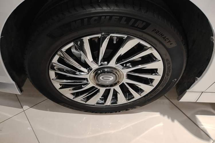 Used GAC Trumpchi M8 2024 Zongshi Series 400T Ultimate Edition Left Front Wheel Hub