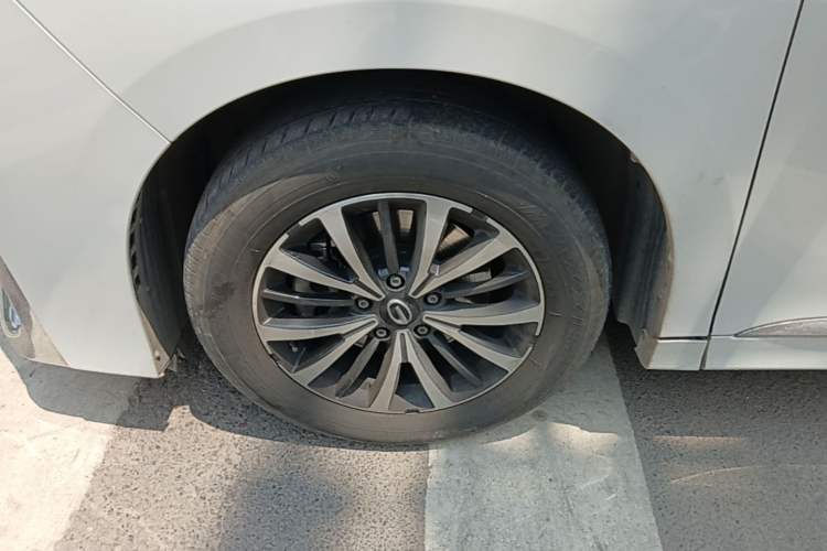 Used GAC Trumpchi M8 2024 Lingxiu Series 390T Luxury Edition Left Front Wheel Hub