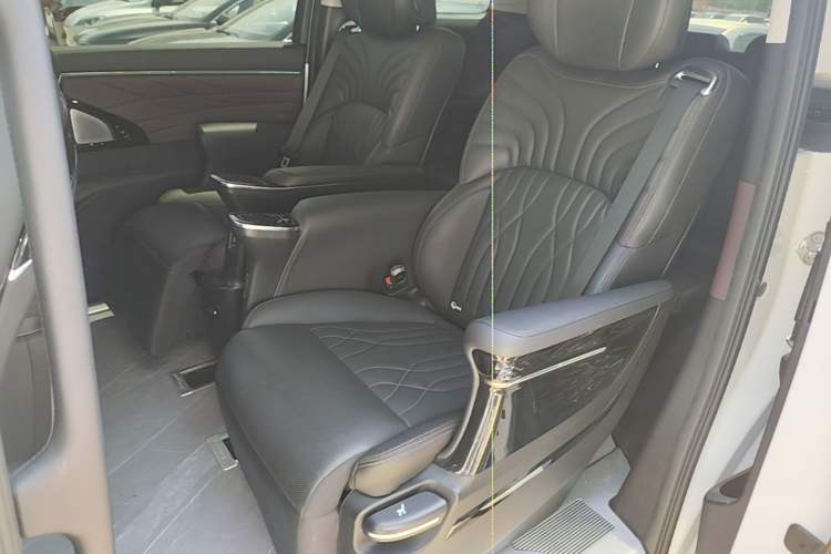 Used GAC Trumpchi M8 2024 Master Series 400T Ultimate Edition Left Rear Seat