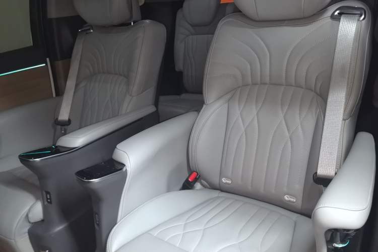 Used GAC Trumpchi M8 2024 Master Series 400T Ultimate Edition Left Rear Seat