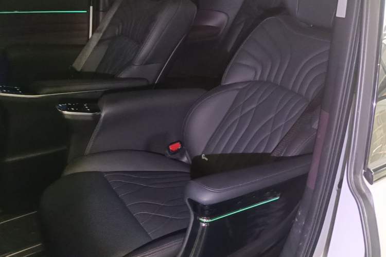 Used GAC Trumpchi M8 2024 Master Series 400T Ultimate Edition Left Rear Seat