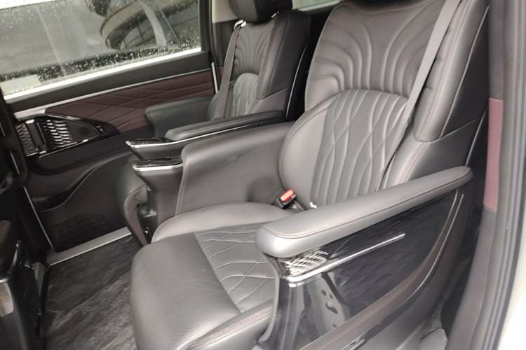 Used GAC Trumpchi M8 2024 Master Series 400T Prestige Edition Left Rear Seat