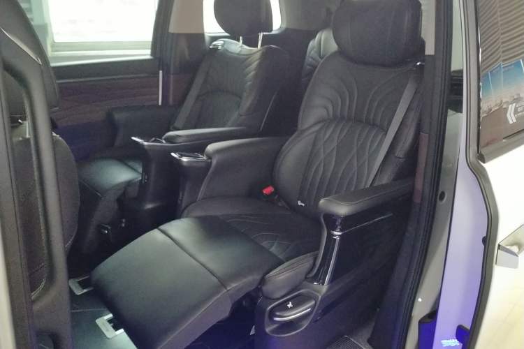 Used GAC Trumpchi M8 2024 Master Series 400T Prestige Edition Left Rear Seat