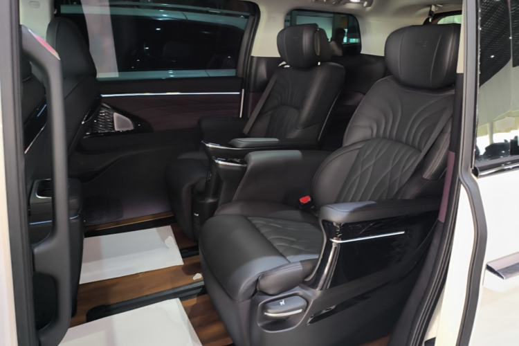 Used GAC Trumpchi M8 2024 Master Series 400T Ultimate Edition Left Rear Seat