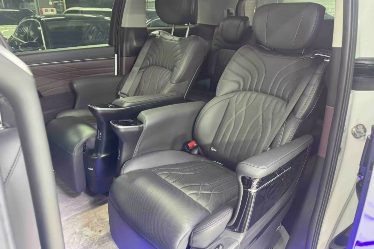 Used GAC Trumpchi M8 2024 Master Series 400T Prestige Edition Left Rear Seat
