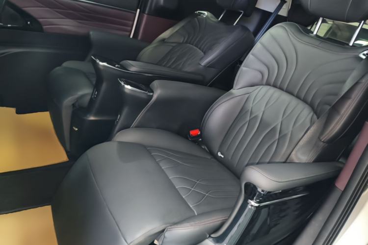 Used GAC Trumpchi M8 2024 Master Series 400T Prestige Edition Left Rear Seat