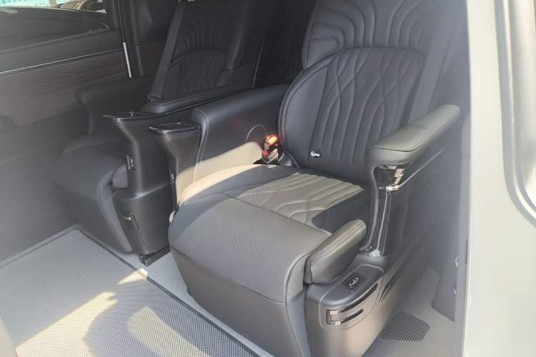 Used GAC Trumpchi M8 2024 Master Series 400T Prestige Edition Left Rear Seat