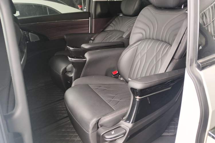 Used GAC Trumpchi M8 2024 Master Series 400T Ultimate Edition Left Rear Seat