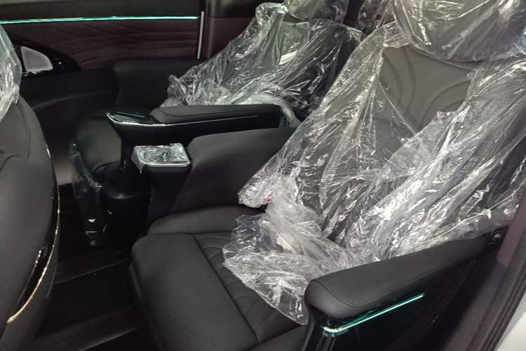 Used GAC Trumpchi M8 2024 Master Series 400T Ultimate Edition Left Rear Seat