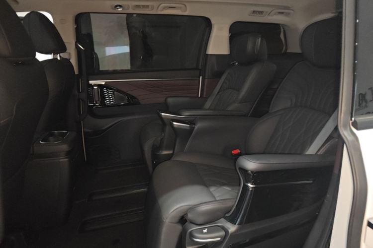 Used GAC Trumpchi M8 2024 Master Series 400T Prestige Edition Left Rear Seat
