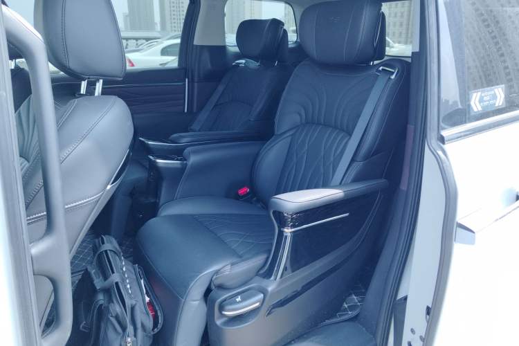 Used GAC Trumpchi M8 2024 Master Series Super Hybrid Edition Left Rear Seat