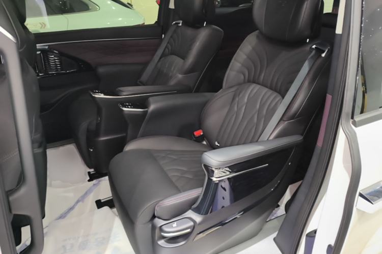 Used GAC Trumpchi M8 2024 Master Series 400T Prestige Edition Left Rear Seat