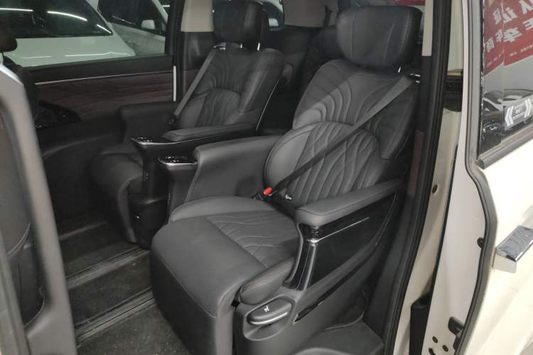 Used GAC Trumpchi M8 2024 Master Series 400T Prestige Edition Left Rear Seat