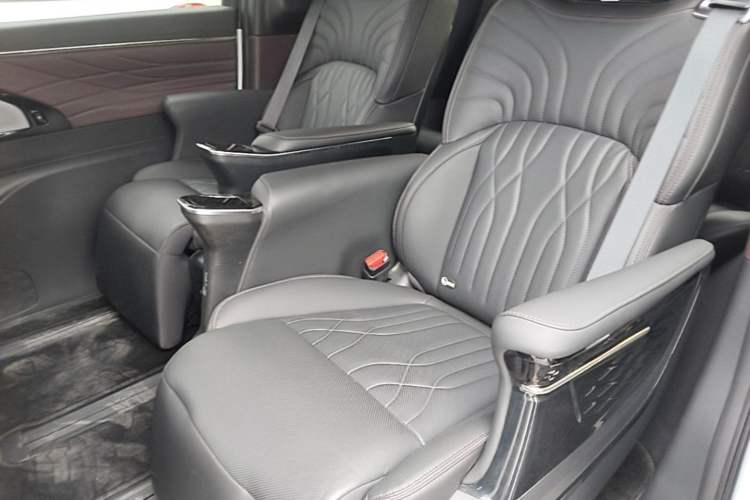 Used GAC Trumpchi M8 2024 Master Series Super Hybrid Edition Left Rear Seat