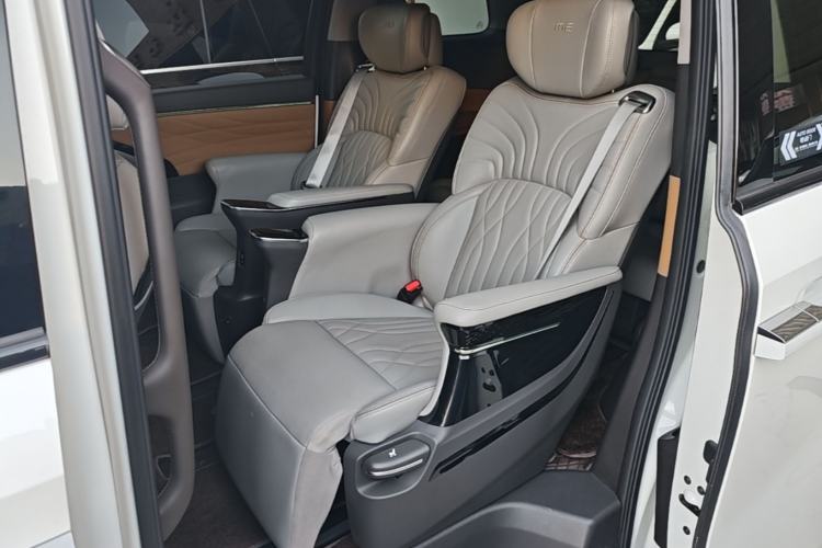 Used GAC Trumpchi M8 2024 Master Series 400T Ultimate Edition Left Rear Seat