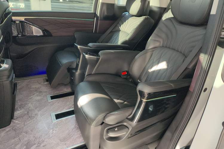 Used GAC Trumpchi M8 2024 Master Series 400T Ultimate Edition Left Rear Seat