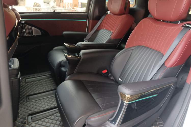Used GAC Trumpchi M8 2024 Zongshi Series Dual-Motor Supreme Edition Left Rear Seat