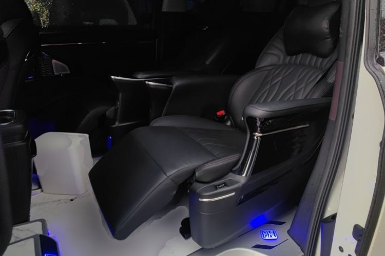 Used GAC Trumpchi M8 2024 Master Series Super Hybrid Edition Left Rear Seat