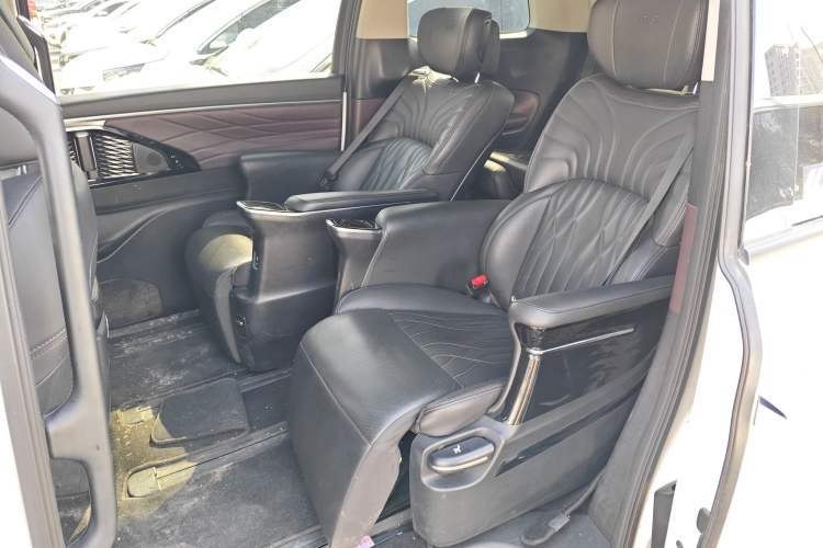 Used GAC Trumpchi M8 2024 Master Series 400T Prestige Edition Left Rear Seat