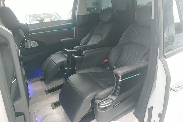 Used GAC Trumpchi M8 2024 Master Series 400T Ultimate Edition Left Rear Seat