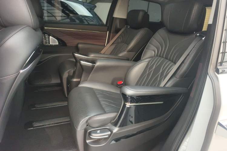 Used GAC Trumpchi M8 2024 Master Series 400T Ultimate Edition Left Rear Seat