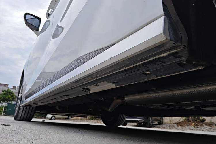 Used GAC Trumpchi M8 2024 Zongshi Series Dual-Motor Flagship Edition Left Side Sill