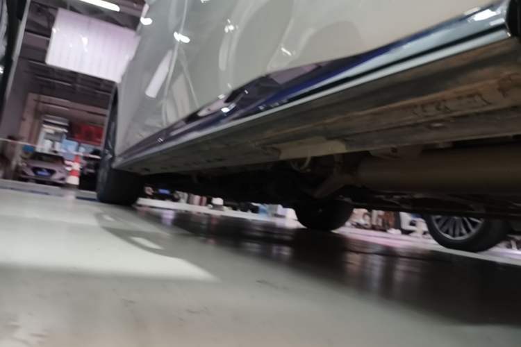 Used GAC Trumpchi M8 2024 Master Series 400T Prestige Edition Left Side Sill