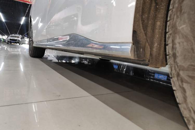 Used GAC Trumpchi M8 2024 Master Series 400T Prestige Edition Left Side Sill