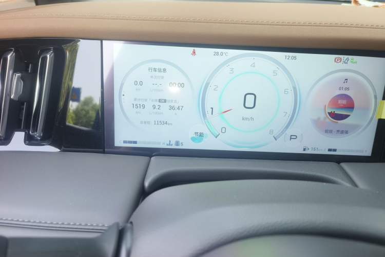 Used GAC Trumpchi M8 2024 Master Series 400T Ultimate Edition Odometer Close Up