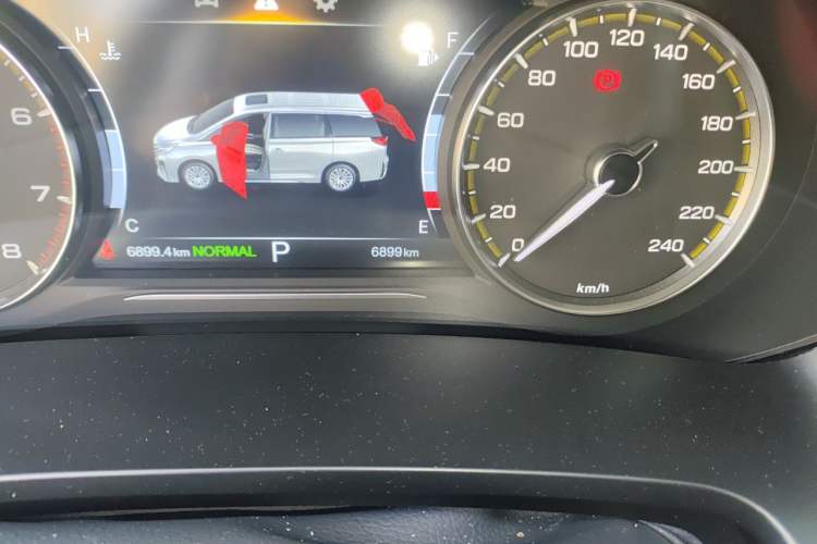Used GAC Trumpchi M8 2024 Lingxiu Series 390T Deluxe Edition Odometer Close Up