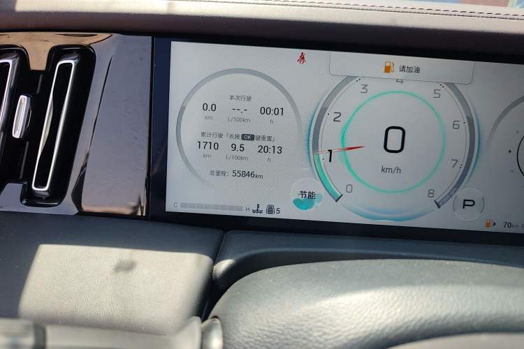 Used GAC Trumpchi M8 2024 Master Series 400T Prestige Edition Odometer Close Up