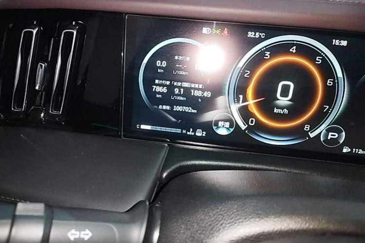 Used GAC Trumpchi M8 2024 Master Series 400T Ultimate Edition Odometer Close Up