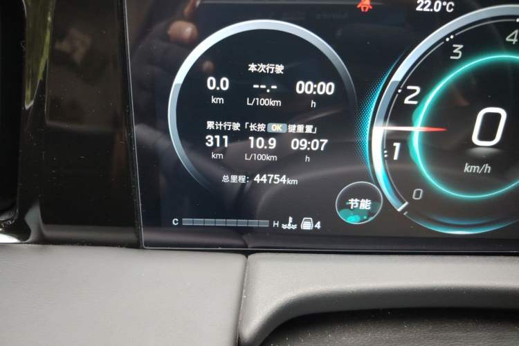 Used GAC Trumpchi M8 2024 Master Series 400T Prestige Edition Odometer Close Up