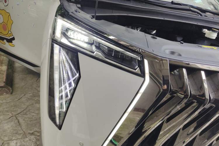 Used GAC Trumpchi M8 2024 Zongshi Series 400T Pioneer Edition Right Front Headlight