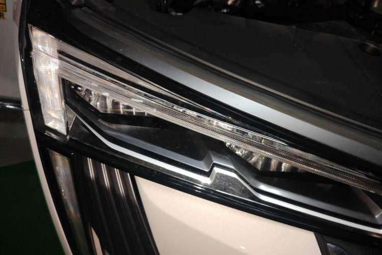 Used GAC Trumpchi M8 2024 Master Series 400T Ultimate Edition Right Front Headlight