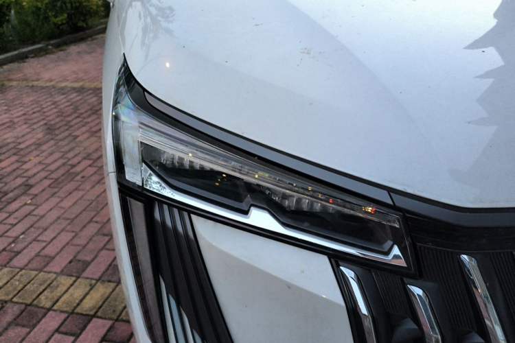Used GAC Trumpchi M8 2024 Master Series 400T Prestige Edition Right Front Headlight