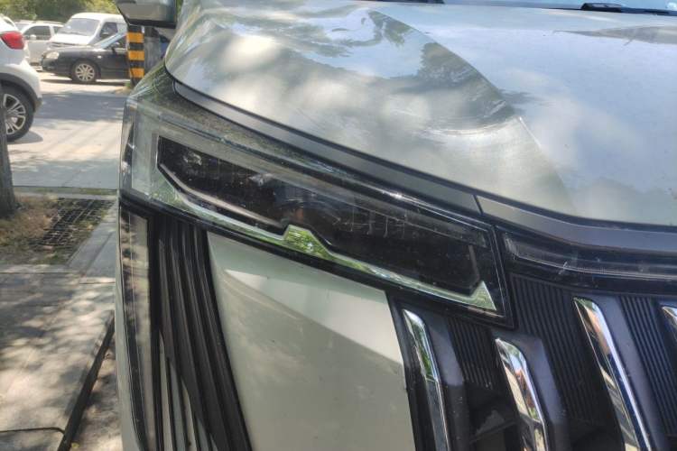 Used GAC Trumpchi M8 2024 Master Series 400T Ultimate Edition Right Front Headlight