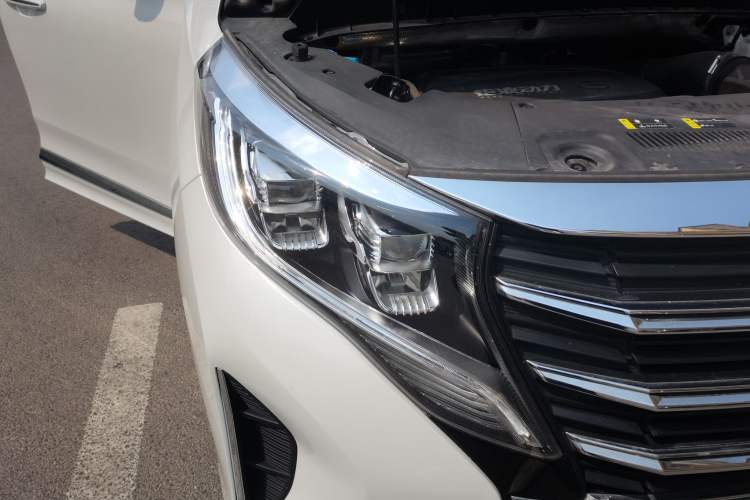 Used GAC Trumpchi M8 2024 Lingxiu Series 390T Luxury Edition Right Front Headlight